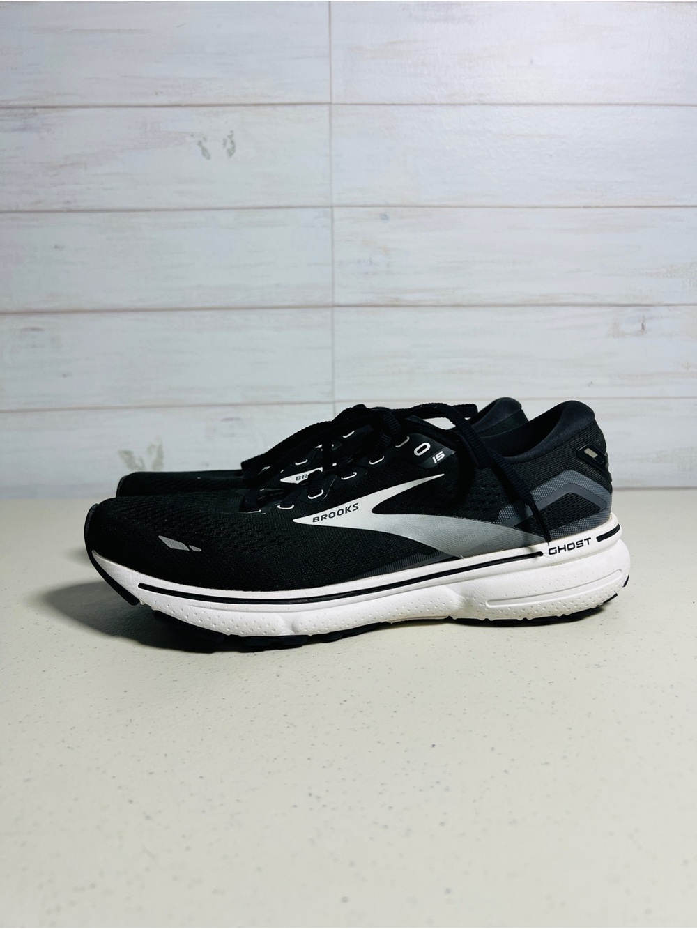 Brooks Ghost 15 Athletic Shoes Women’s 10Runner Training White Black Comfort